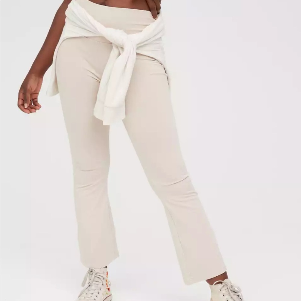 American eagle cropped high waisted kick flare legging.